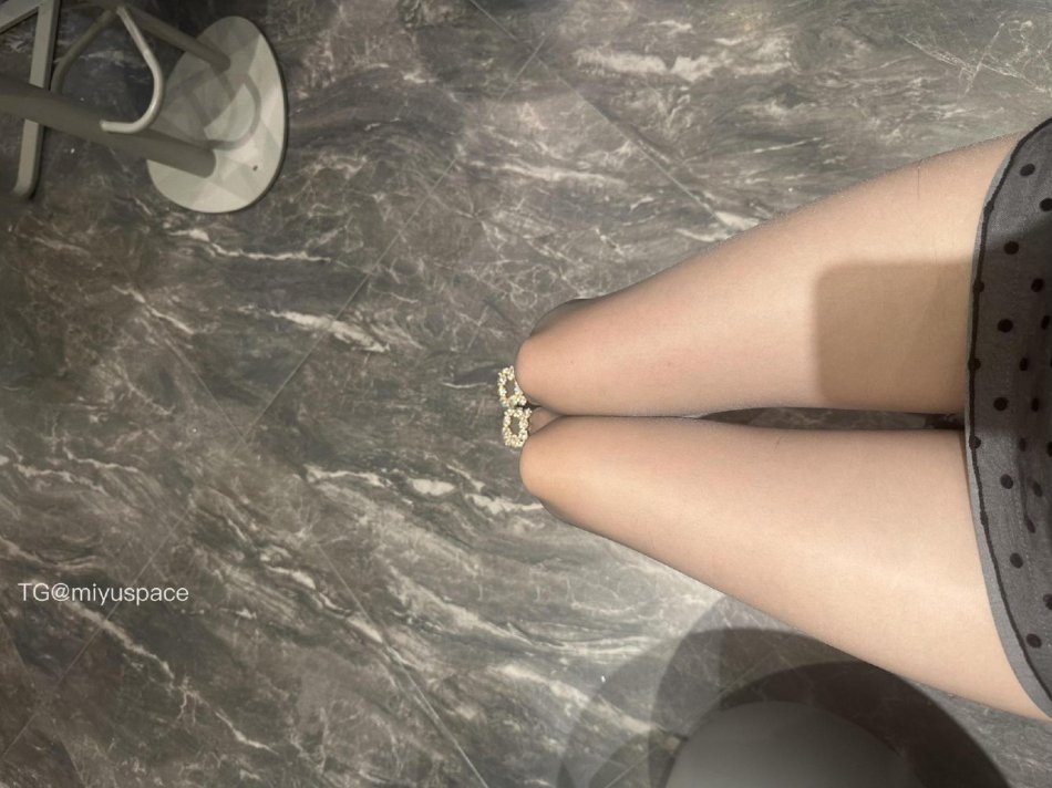 小仙女Elaine 2025-11-12 17:51:39 九张绝美福利 脚控诱惑 第1张