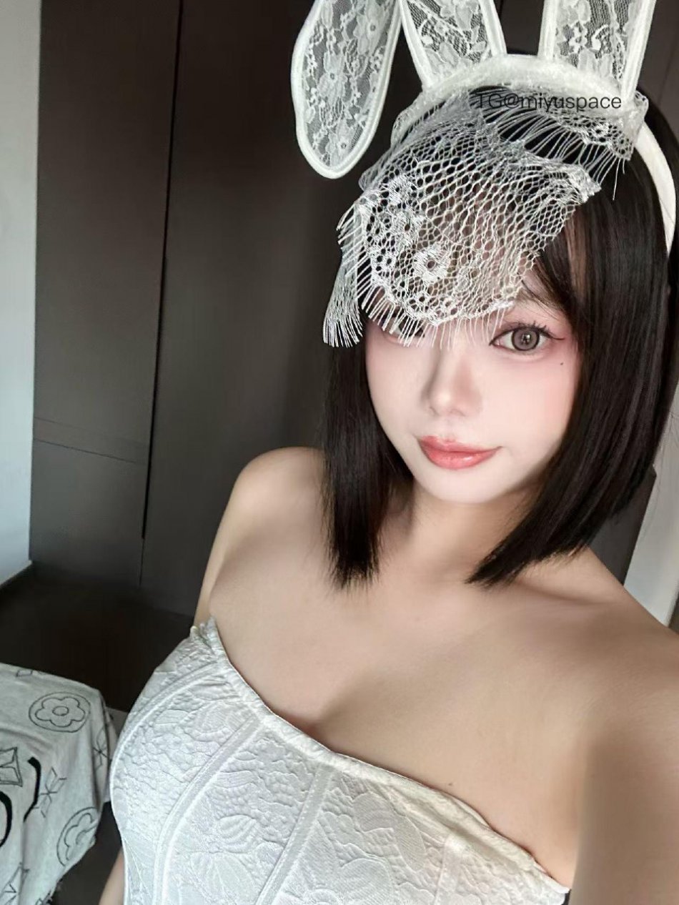 小瑾 2025-11-19 15:21:08 纯白蕾丝兔女郎预号