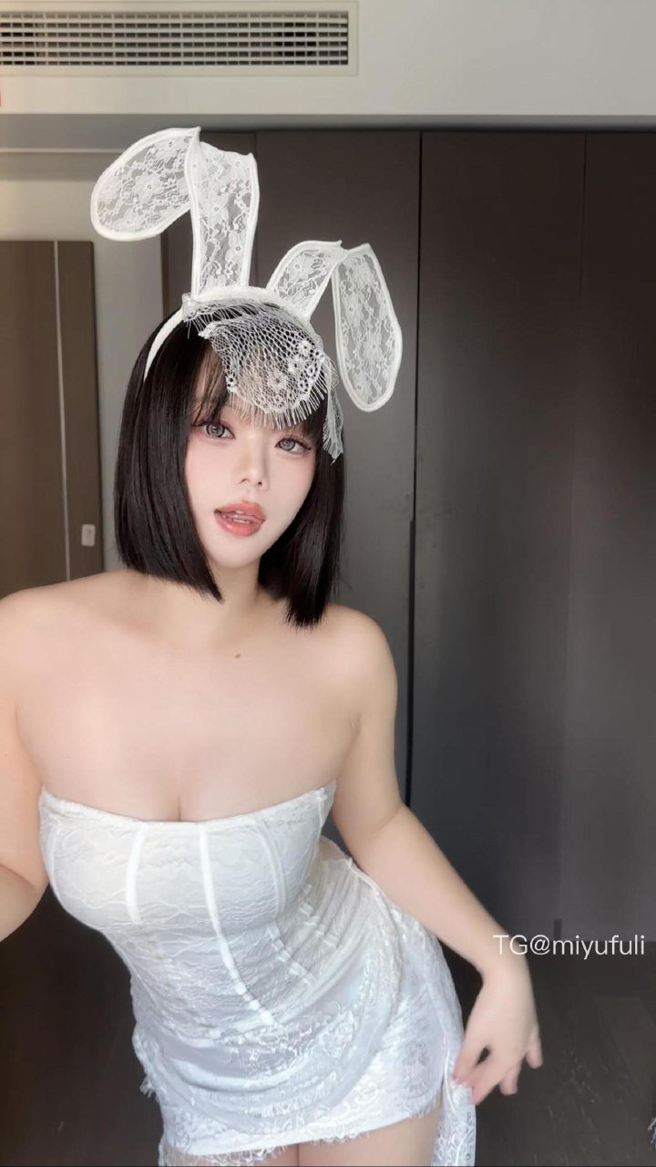 小瑾 2025-11-19 15:21:08 纯白蕾丝兔女郎预号