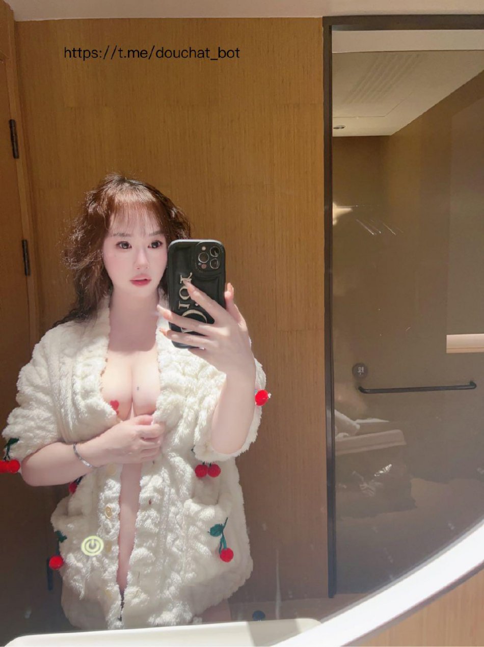 CC宠儿凌溪 2023-11-21 05:08:19 粉嫩少女情怀护士小姐姐 第1张