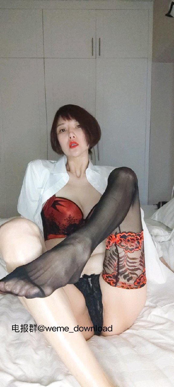 luna长腿仙女 2024-01-19 15:05:07 柔软的身体才可以做出任何你想要的姿势 第13张