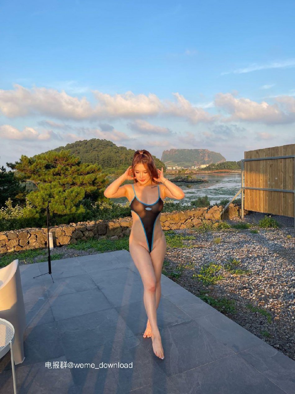 小海臀Rena 2024-03-07 00:12:04 泳池臀臀,高叉泳衣👙内容一览无遗! 第7张