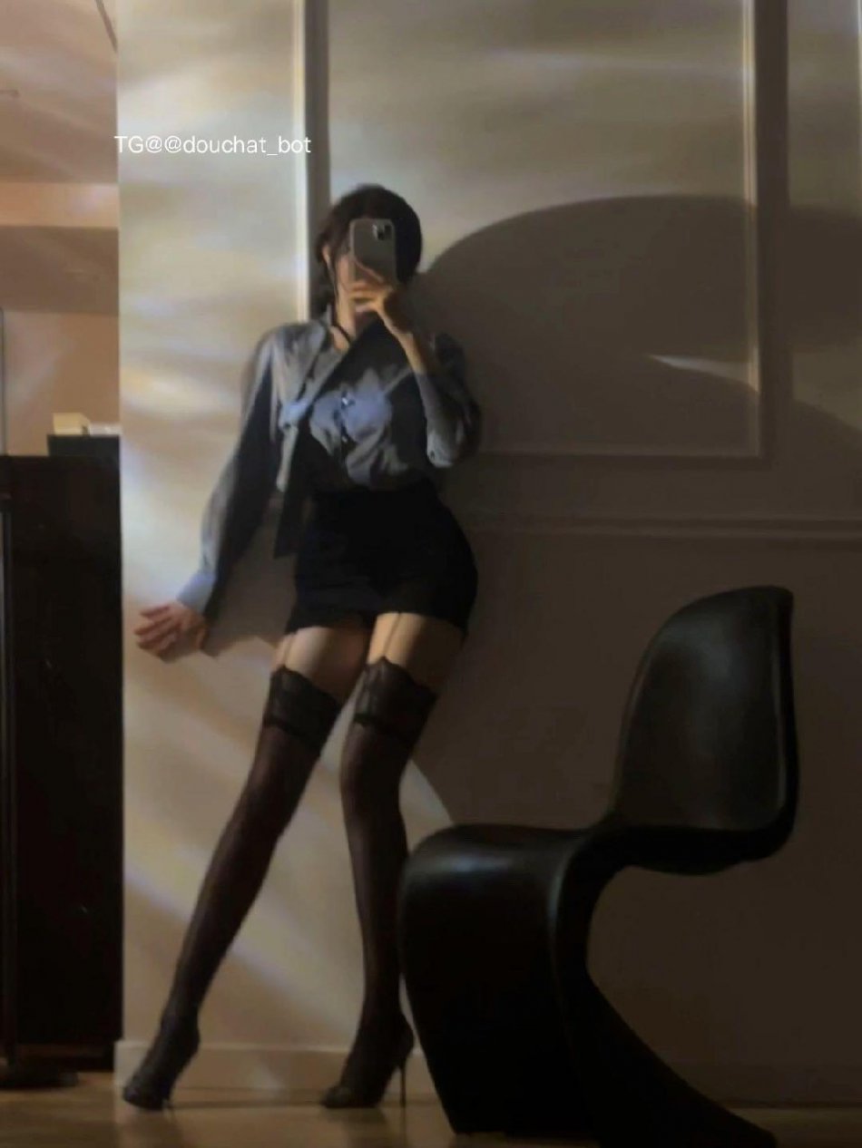 Carol周妍希 2024-04-28 20:44:59 你是个插花家,而我刚好是那朵花 第6张