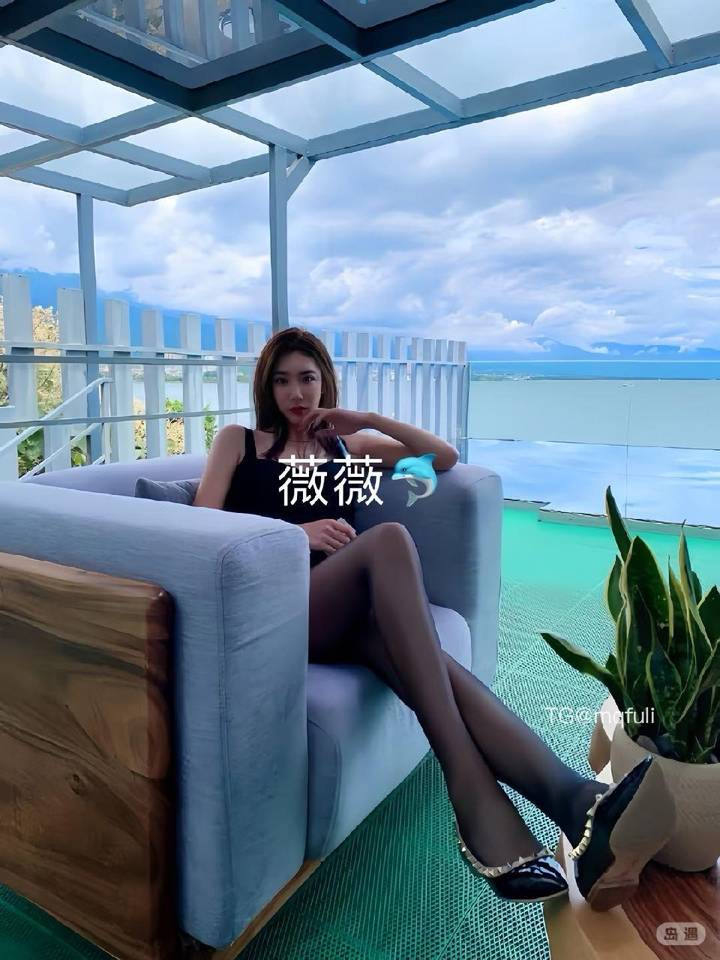 薇薇 | 2026-05-13_4照片 | 一骑红尘妃子笑