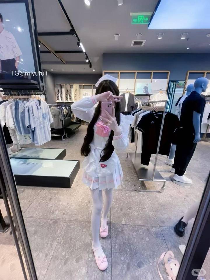妍小妍 | 2026-05-13照片 第2张