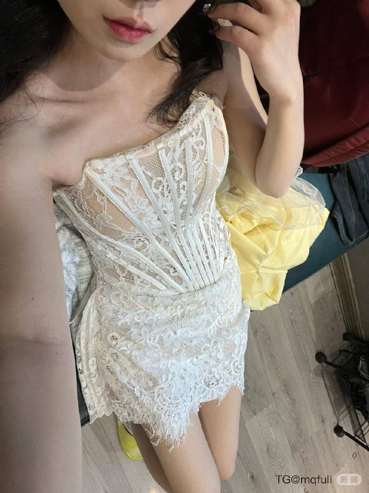 妍小妍 | 2026-05-13照片 第3张