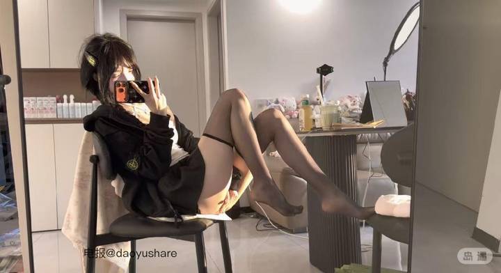 Ck | 2026-05-13照片 | 水晶帘外娟娟月