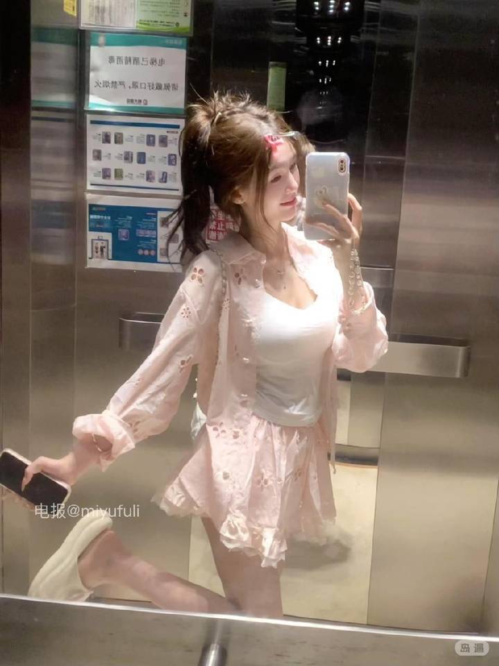 笨蛋美女 | 2026-05-13照片 第10张