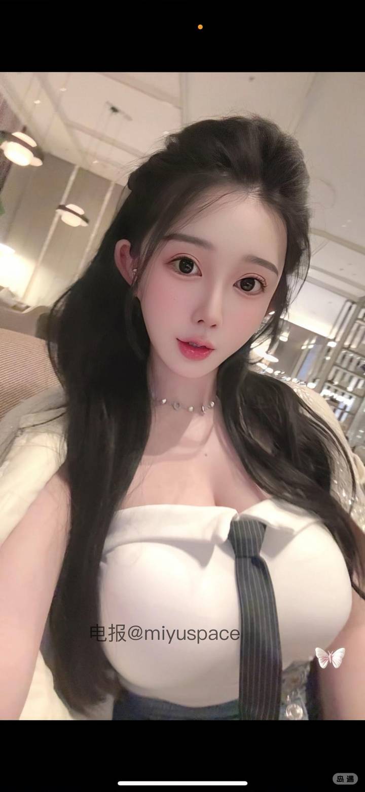 小妮妮酱 | 2026-05-13照片 | 雨足高田白