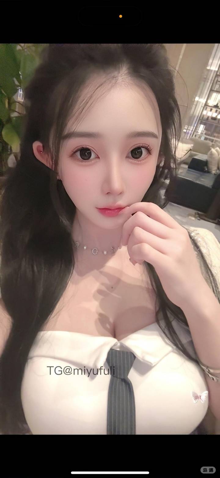 小妮妮酱 | 2026-05-13照片 | 雨足高田白