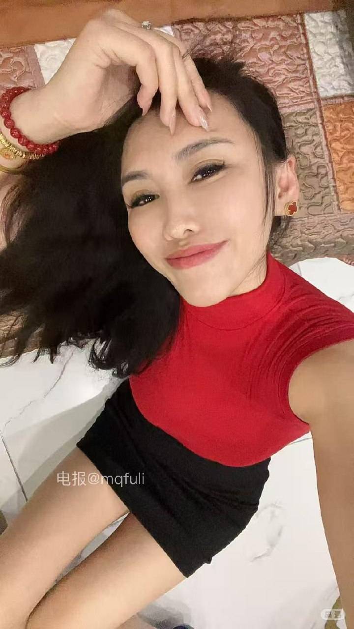 摩登女郎 | 2026-05-13照片 | 少壮不努力
