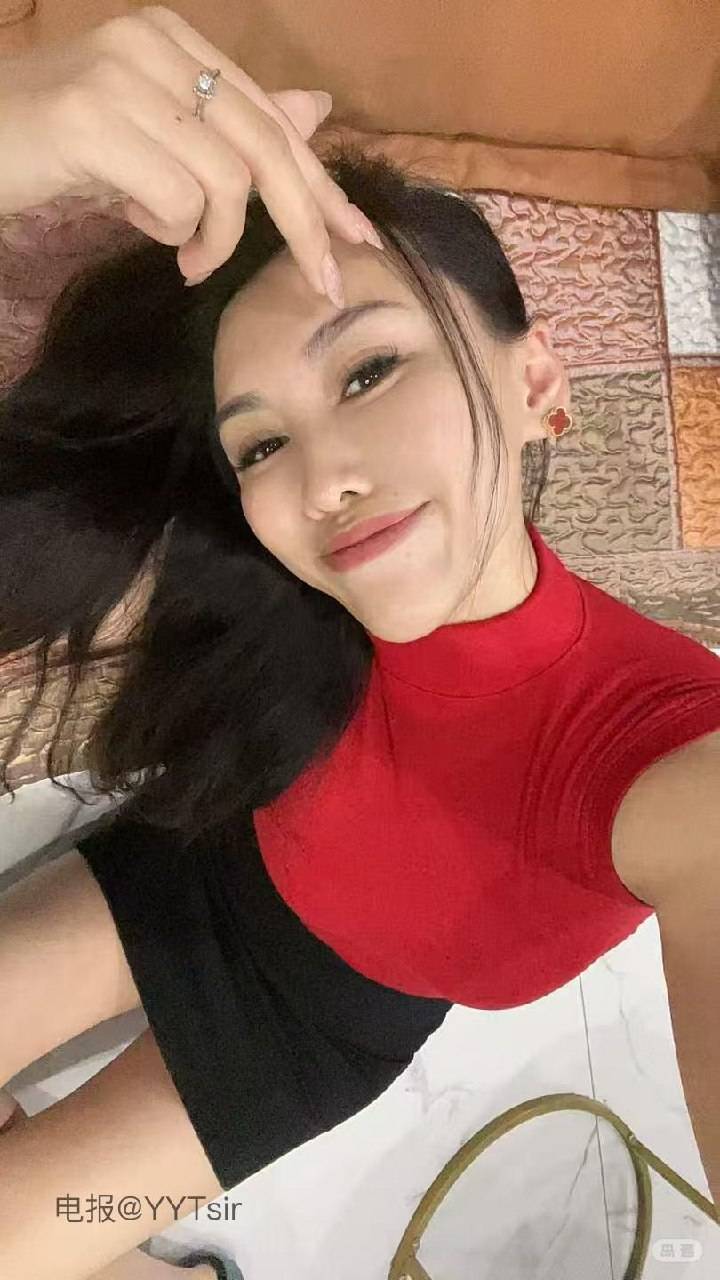 摩登女郎 | 2026-05-13照片 | 少壮不努力