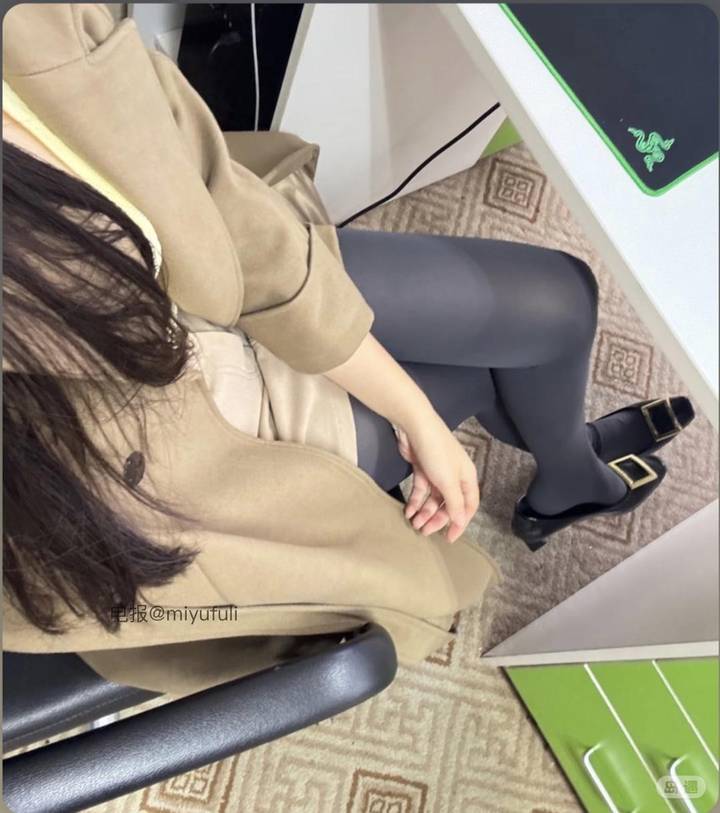 摩登女郎 | 2026-05-13_1照片 第2张