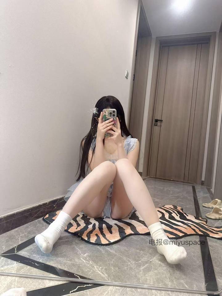 卿风 | 2026-05-14_5照片 | 寂寞柴门村落里