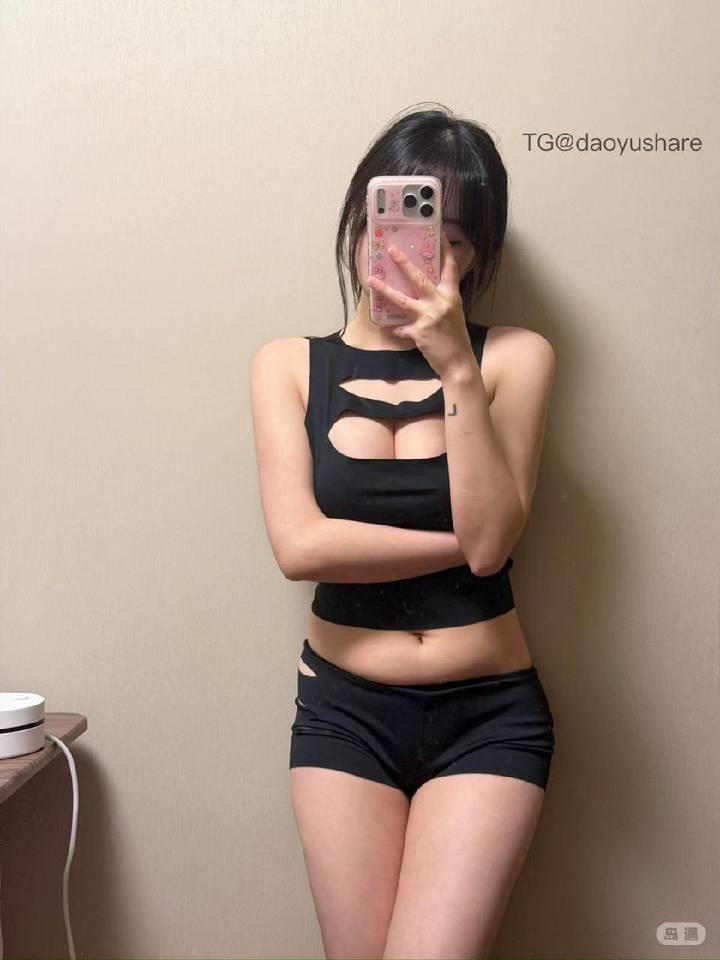 张洛洛 | 2026-05-19照片 落日胡尘未断 第2张