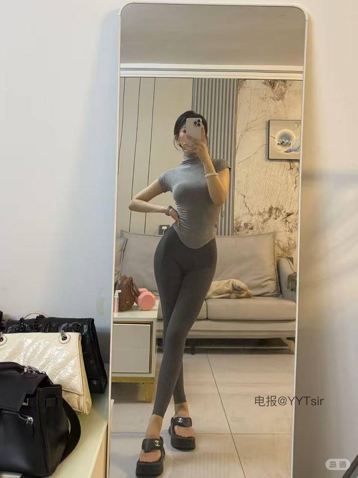 ICE冰冰 | 2026-05-30照片 杏花时节雨纷纷 第1张