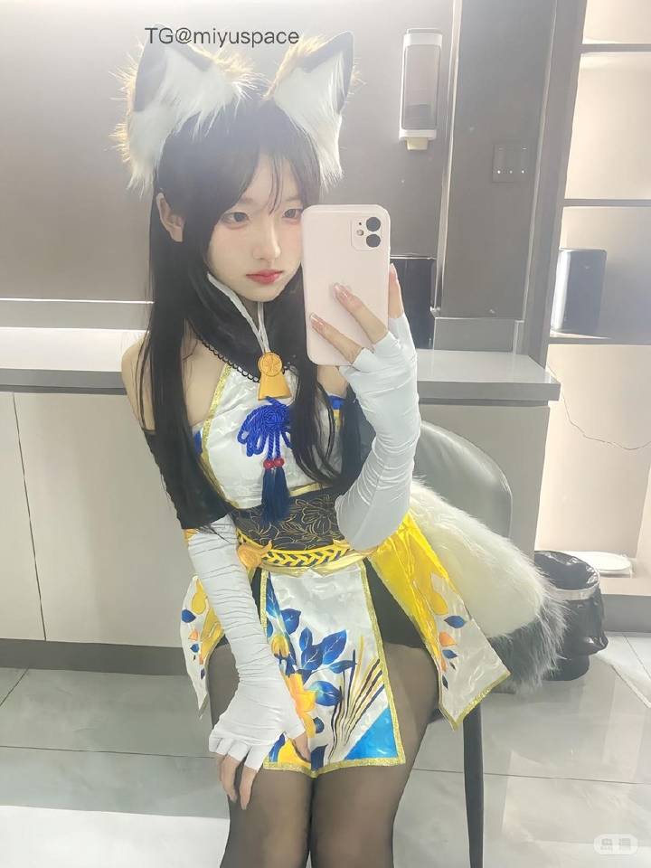 萝闹 | 2026-06-09_1照片 | 彩线轻缠红玉臂