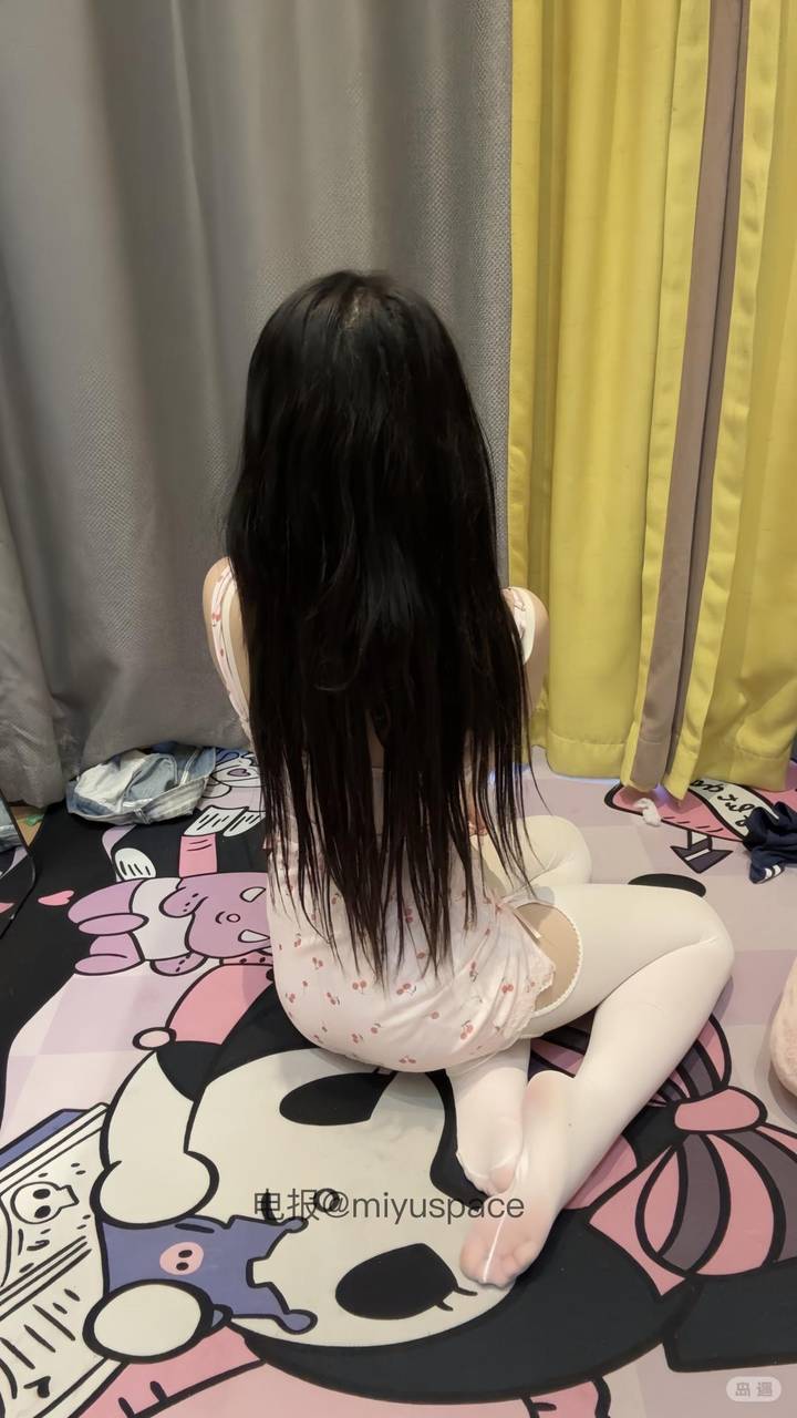被被很香 | 2026-06-15照片 湘泪浅深滋竹色 第1张