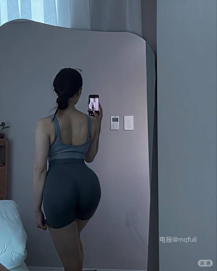 洋洋不是洋妞 | 2026-06-18照片 青青一树伤心色 第1张