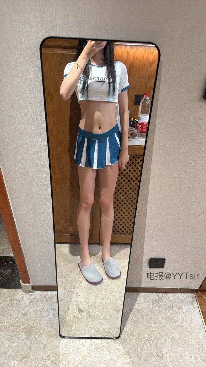 泡澡的银渐层 | 2026-06-18_1照片 | 卧看满天云不动