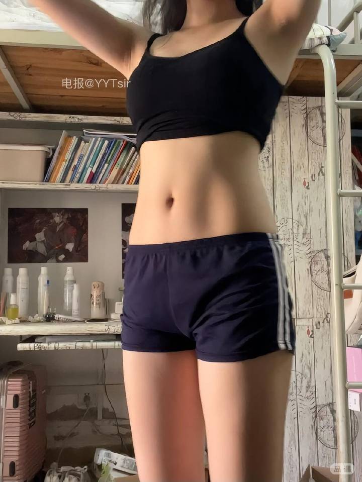 泡澡的银渐层 | 2026-06-18_2照片 | 离别一何久