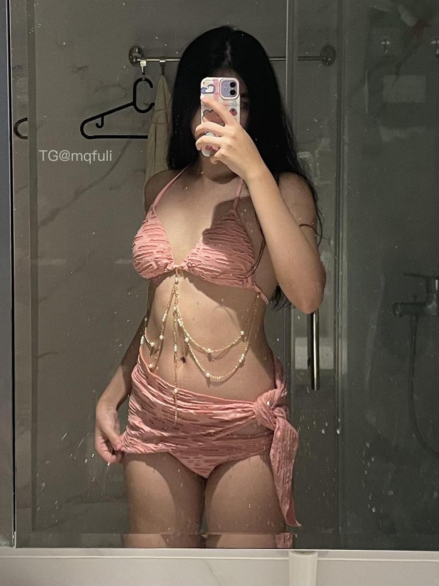泡澡的银渐层