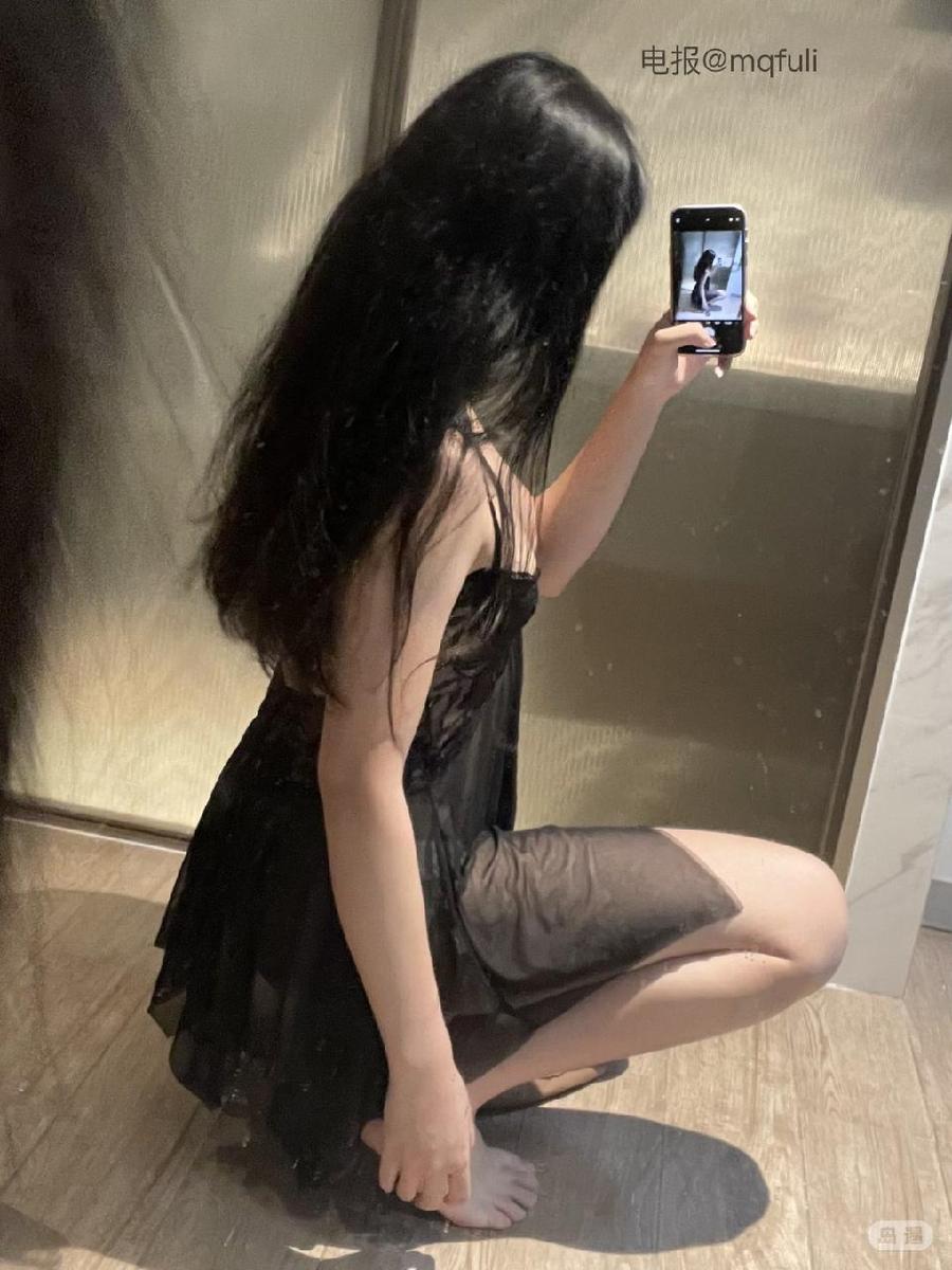 泡澡的银渐层