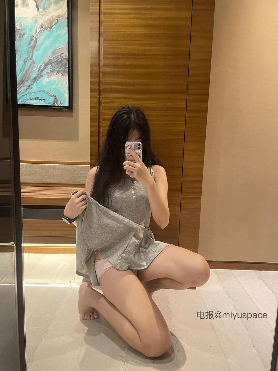 泡澡的银渐层