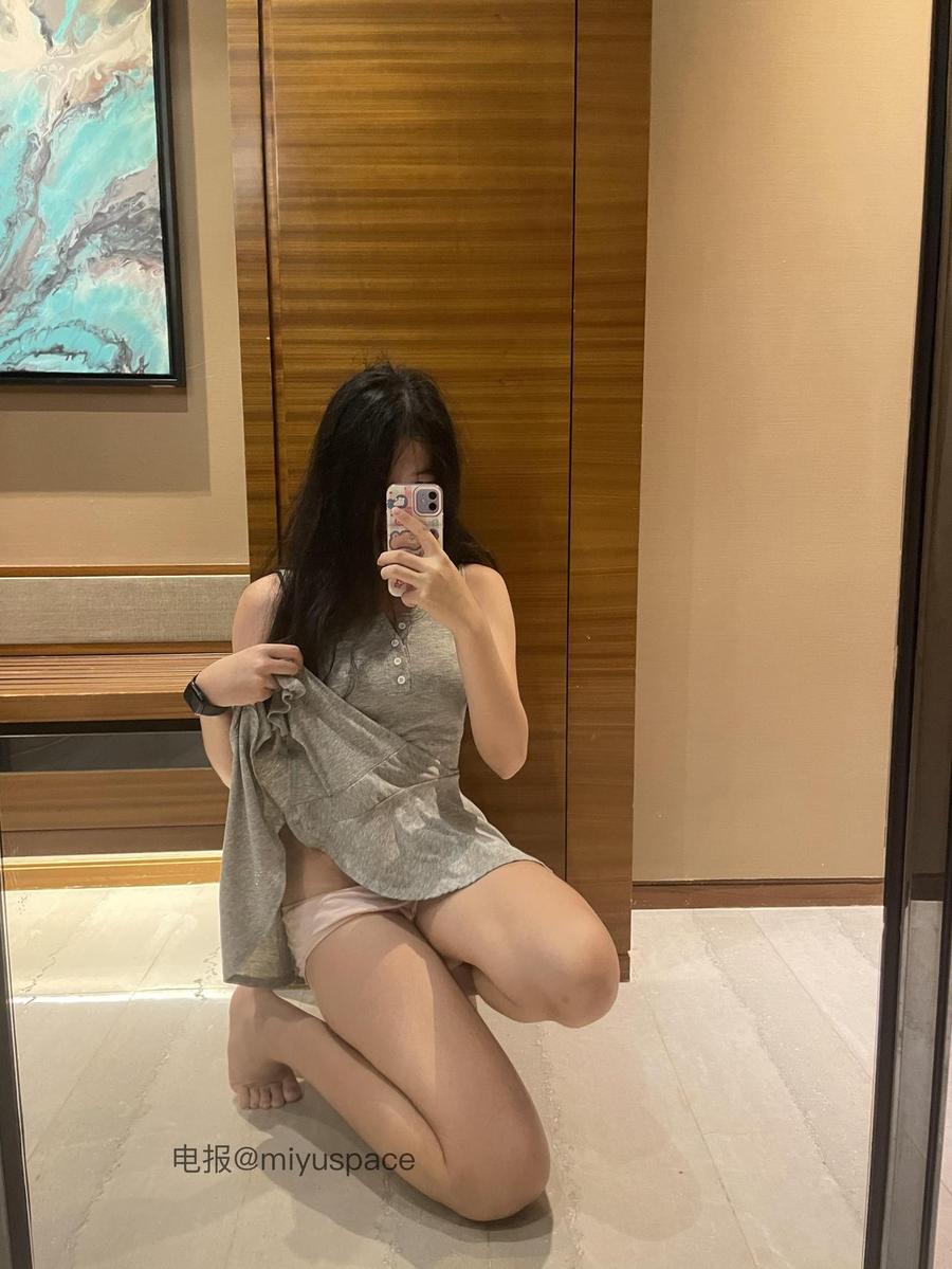 泡澡的银渐层