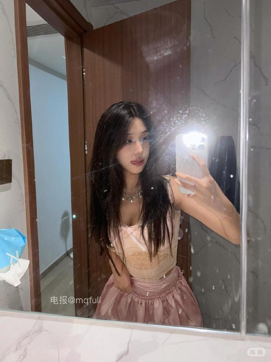 静静爱吃糖