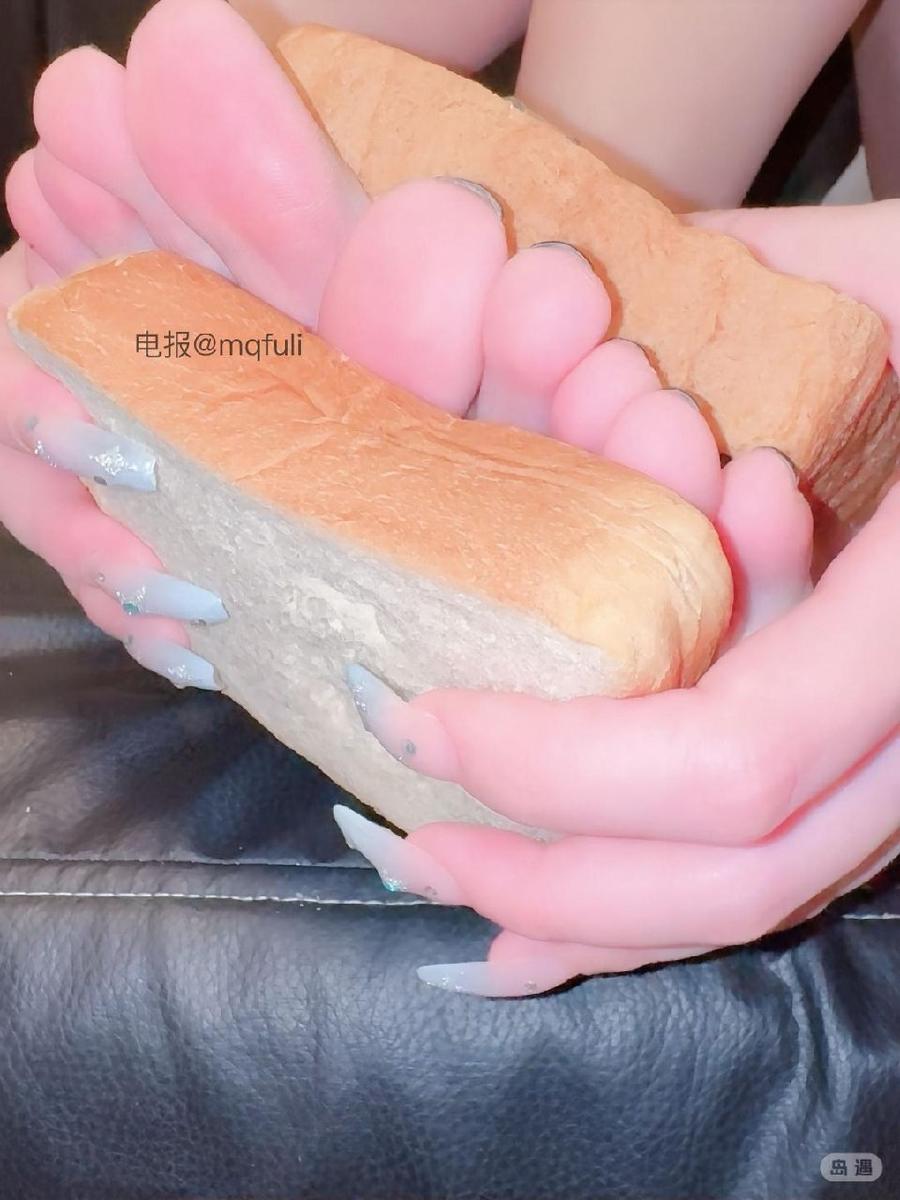 小氿桃儿