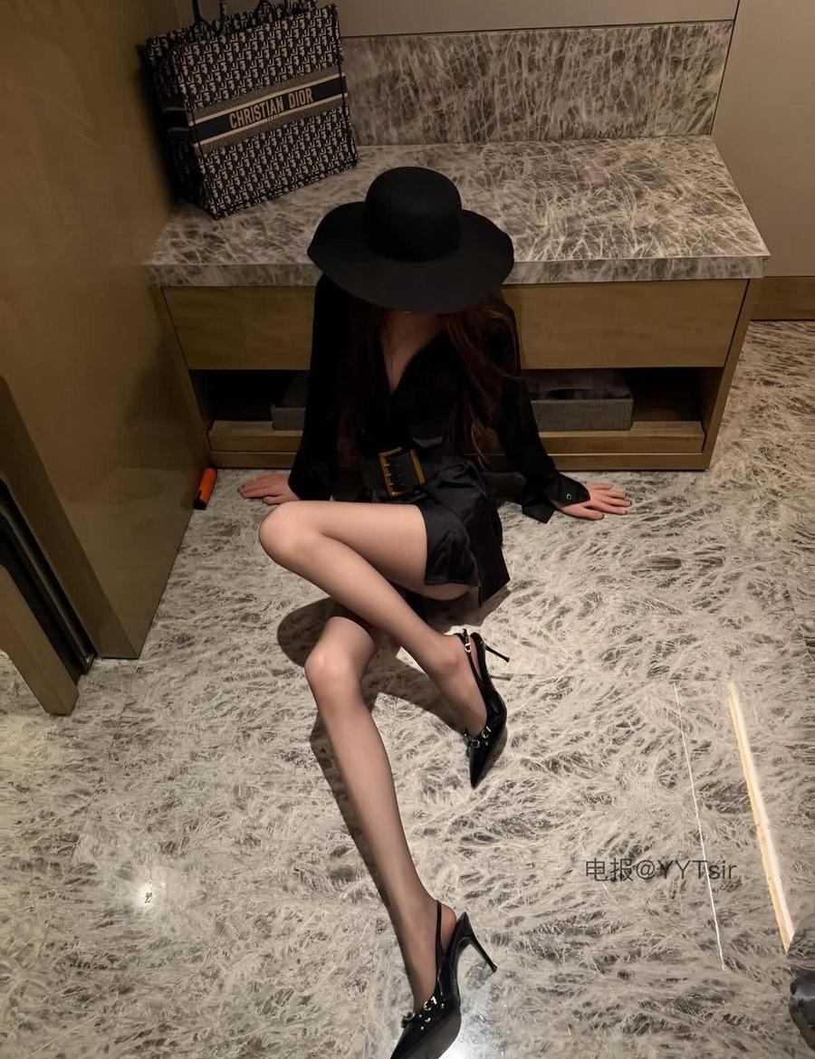 灿琳然