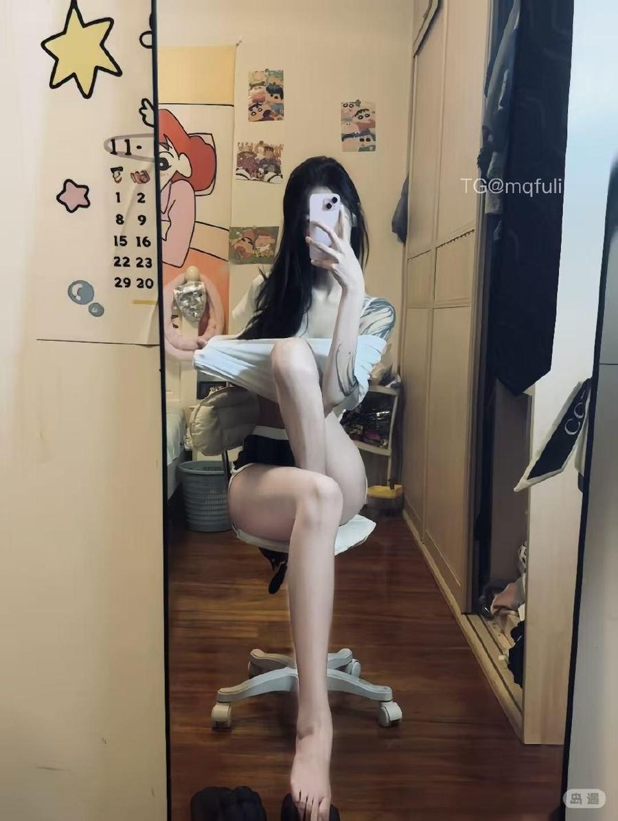 白七月
