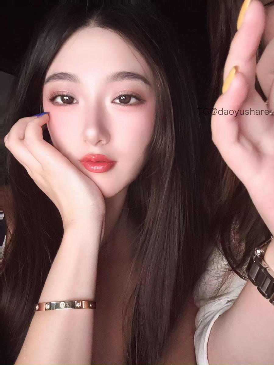 迪追追 | 2026-07-08 图片 📸 | 螃蟹在剥我的壳，笔记本在写我