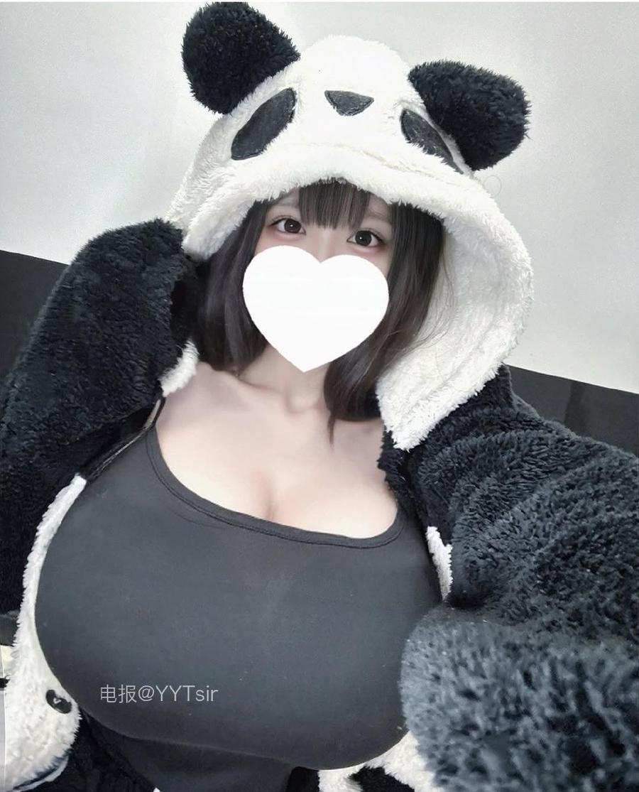 F的金宝宝 | 2026-07-08 图片 📸 | 你知道你和猴子什么区别吗” “一个住在山
