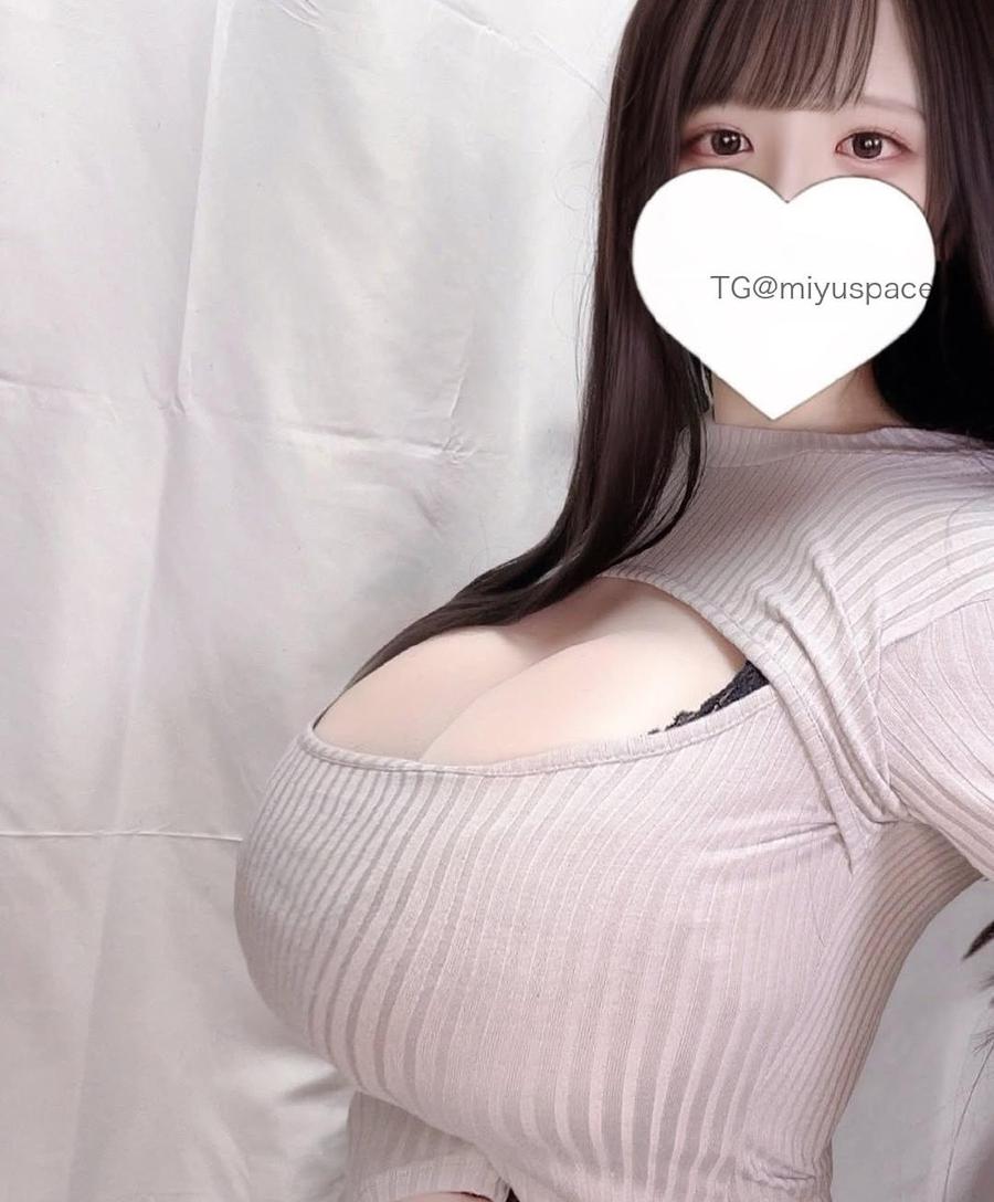 F的金宝宝 | 2026-07-08 图片 📸 | 你知道你和猴子什么区别吗” “一个住在山