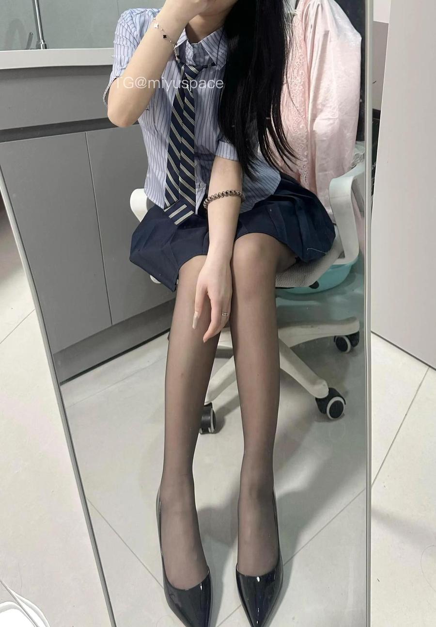 把男人夹到哭 | 2026-07-13 图片 📸 | 这是我的手背，这是我的脚背，你是我的宝贝