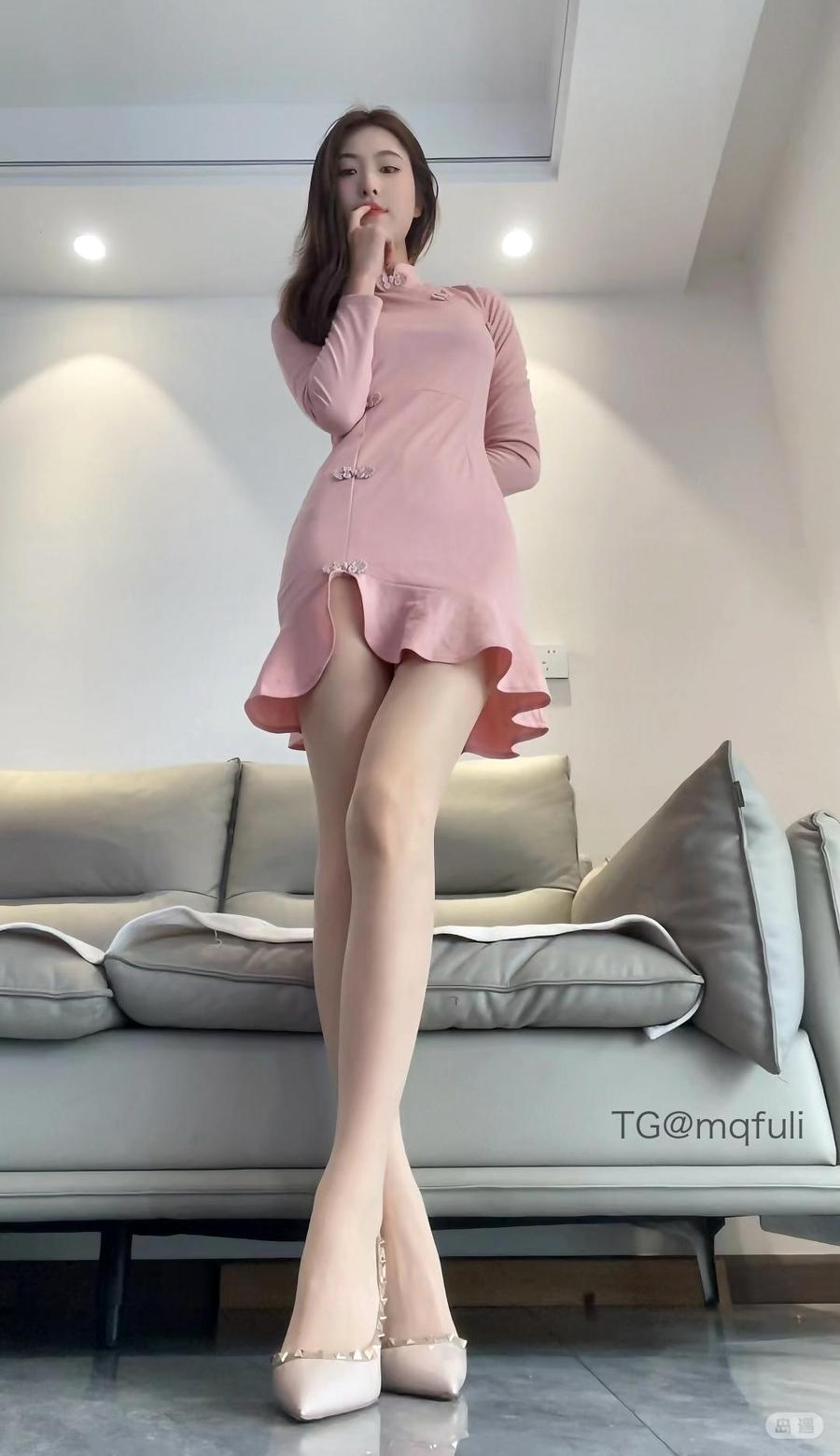 粉红小香猪