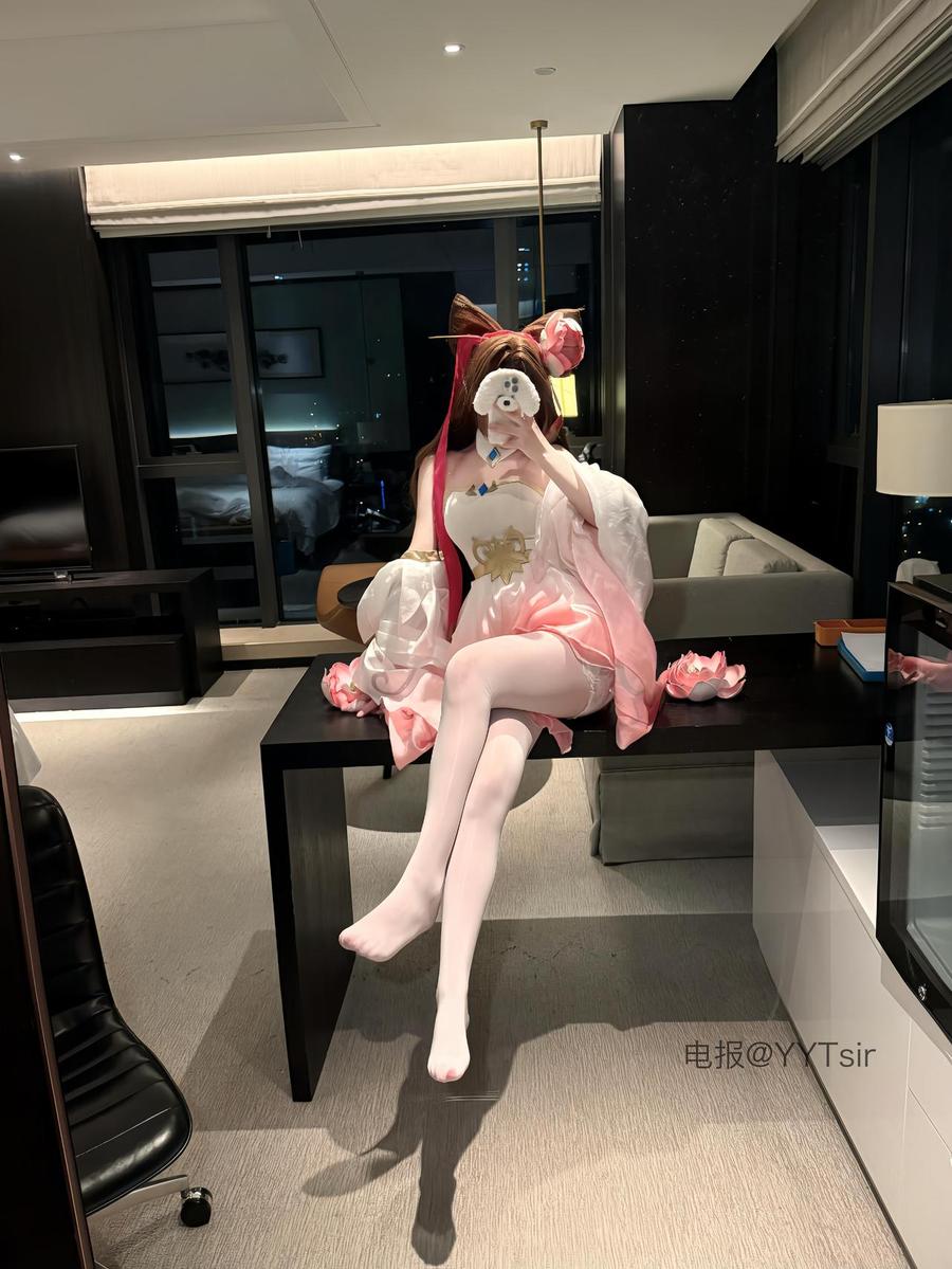 有喵则灵 | 2026-07-15 图片 📸 | 什麼甜點都沒有你甜 不是
