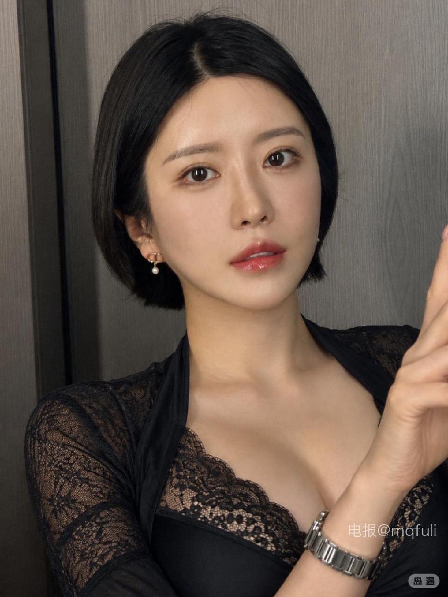 小嘴一弯