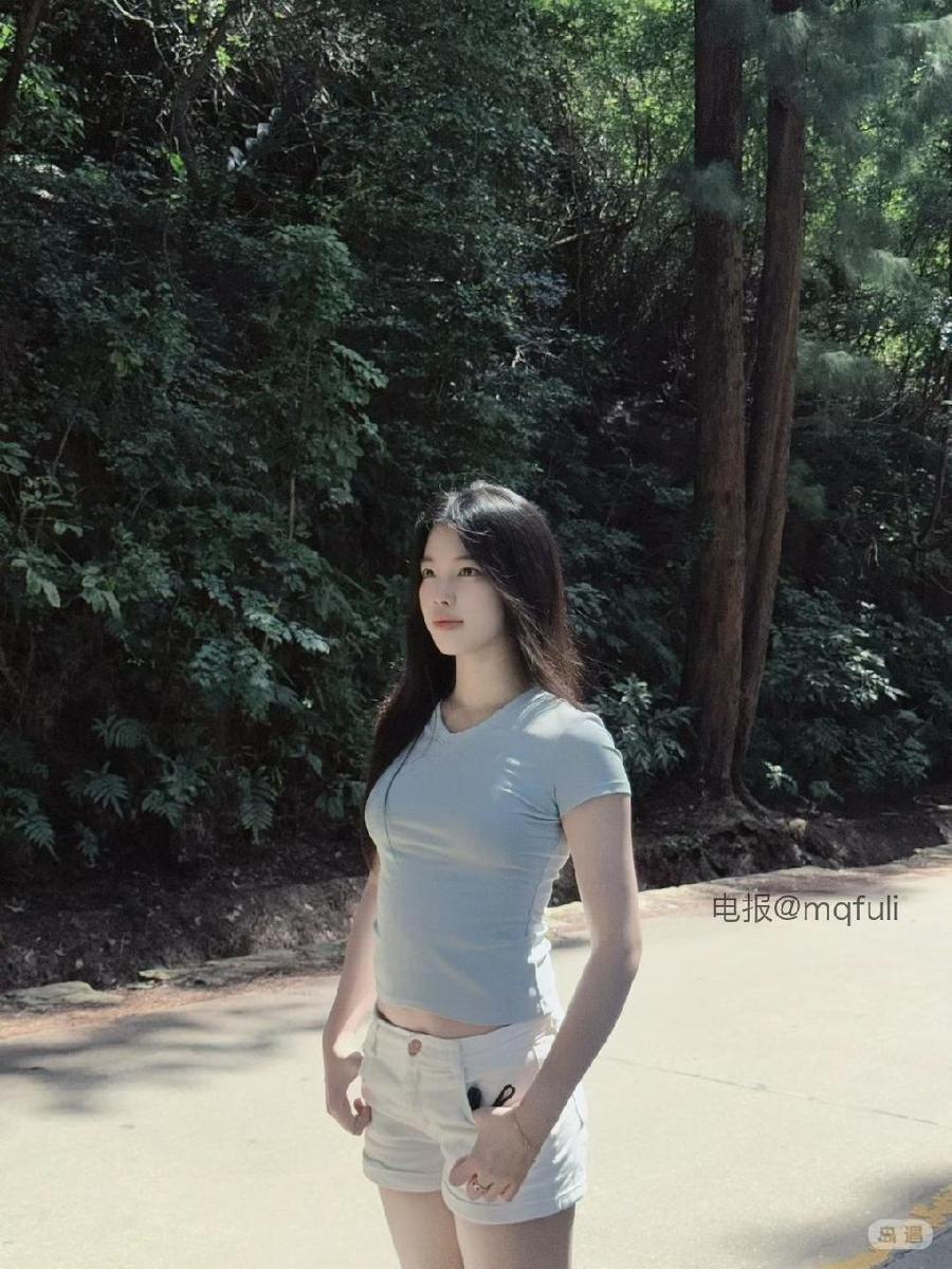 泡澡的银渐层