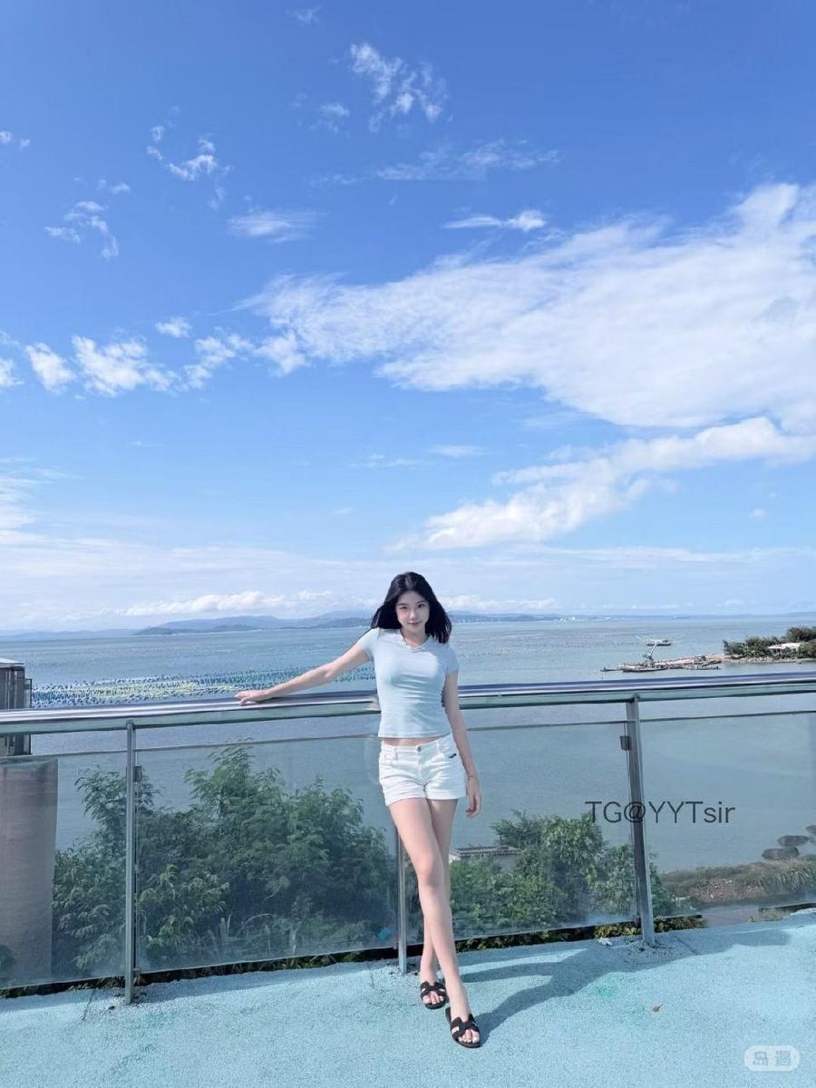 泡澡的银渐层