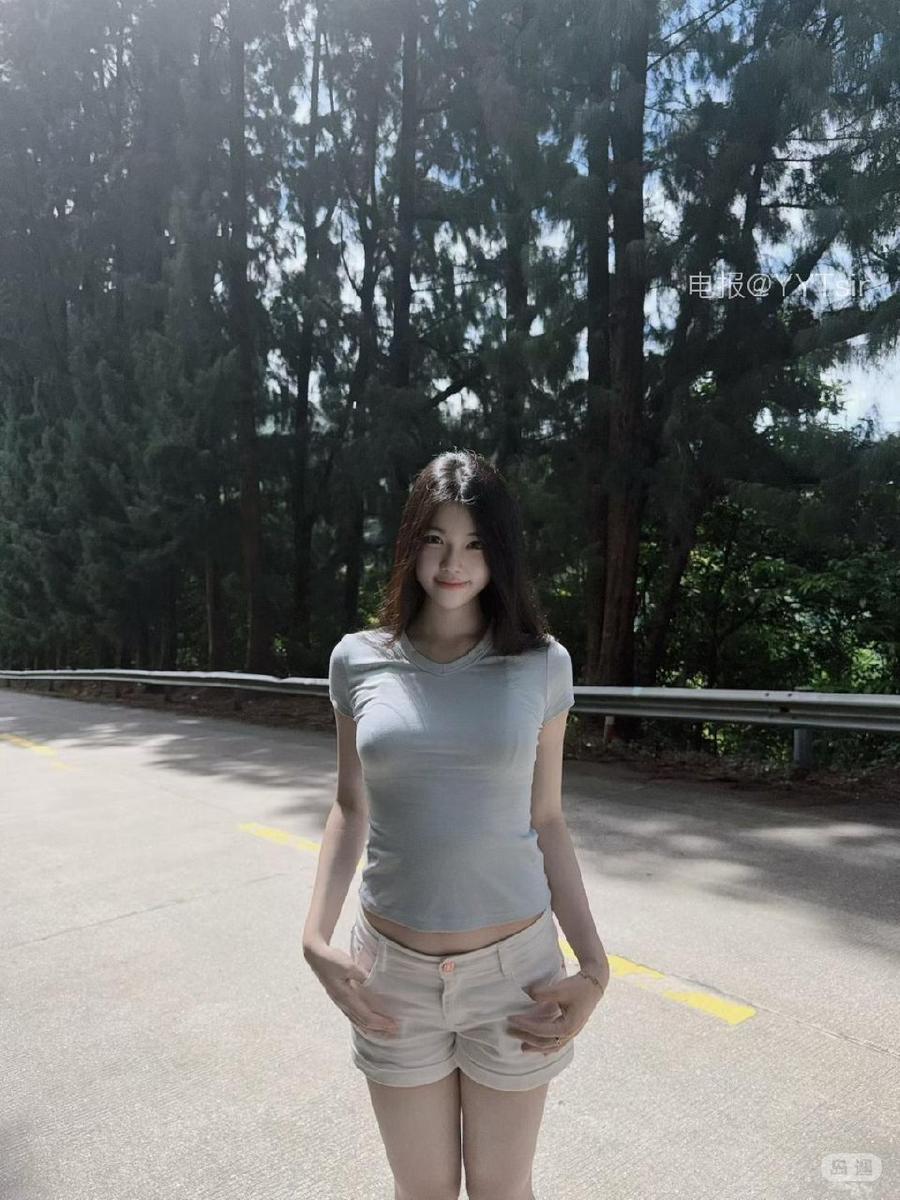 泡澡的银渐层