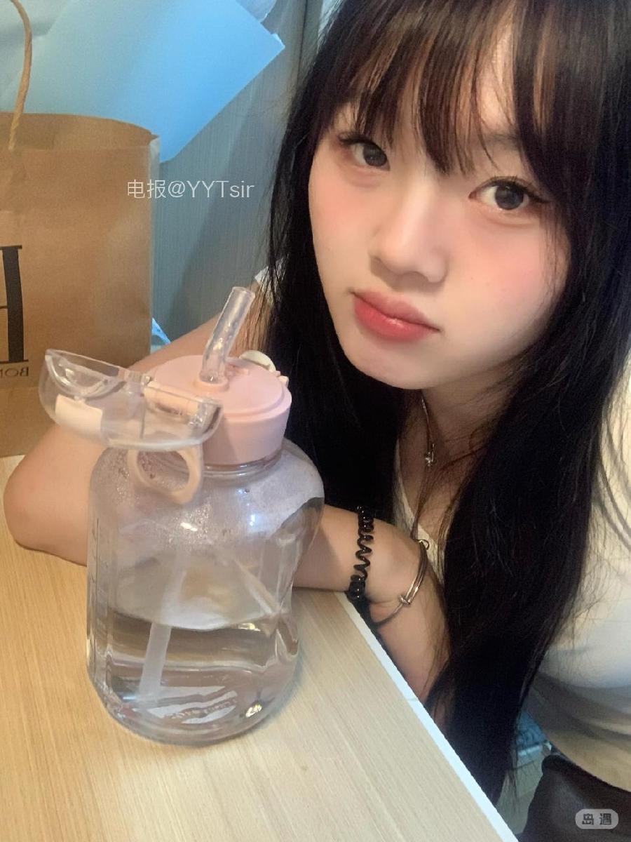 小汐瑶吖