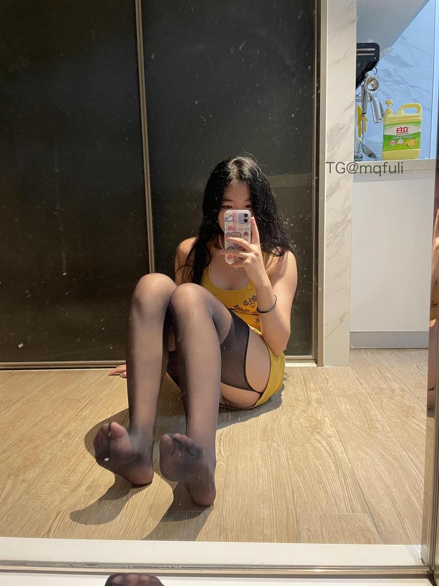 泡澡的银渐层