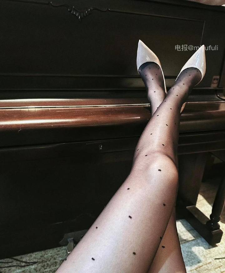 黑咪咪 | 2026-05-14_45照片 美女渭桥东 第6张
