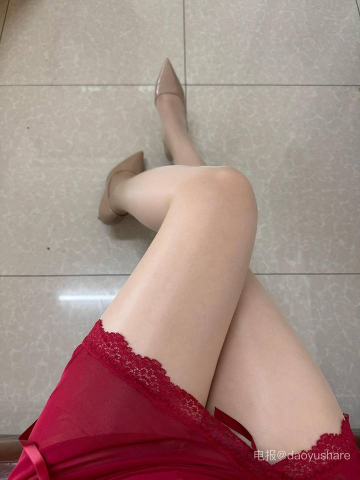 美艳老嫂子 | 2026-05-16_1照片 忍泪佯低面 第26张