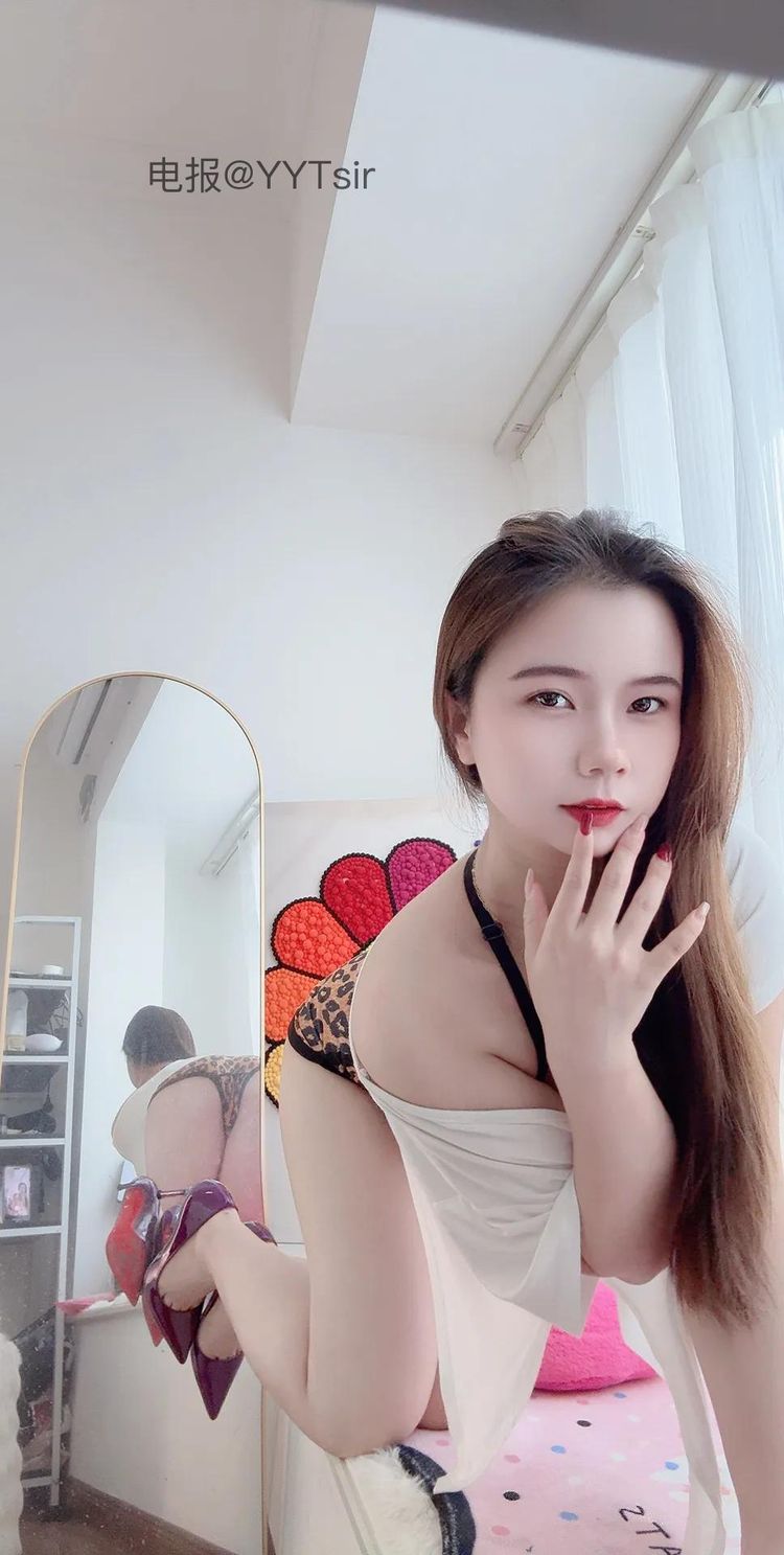 温柔苗 | 2026-05-12_1照片 | 白头宫女在