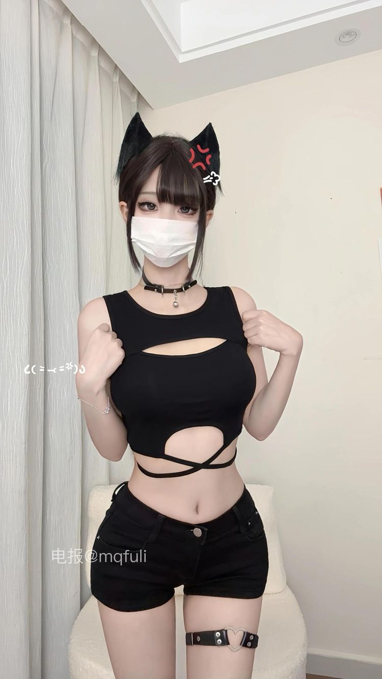 无语小腻 | 2026-05-12照片 | 黄菊枝头生晓寒