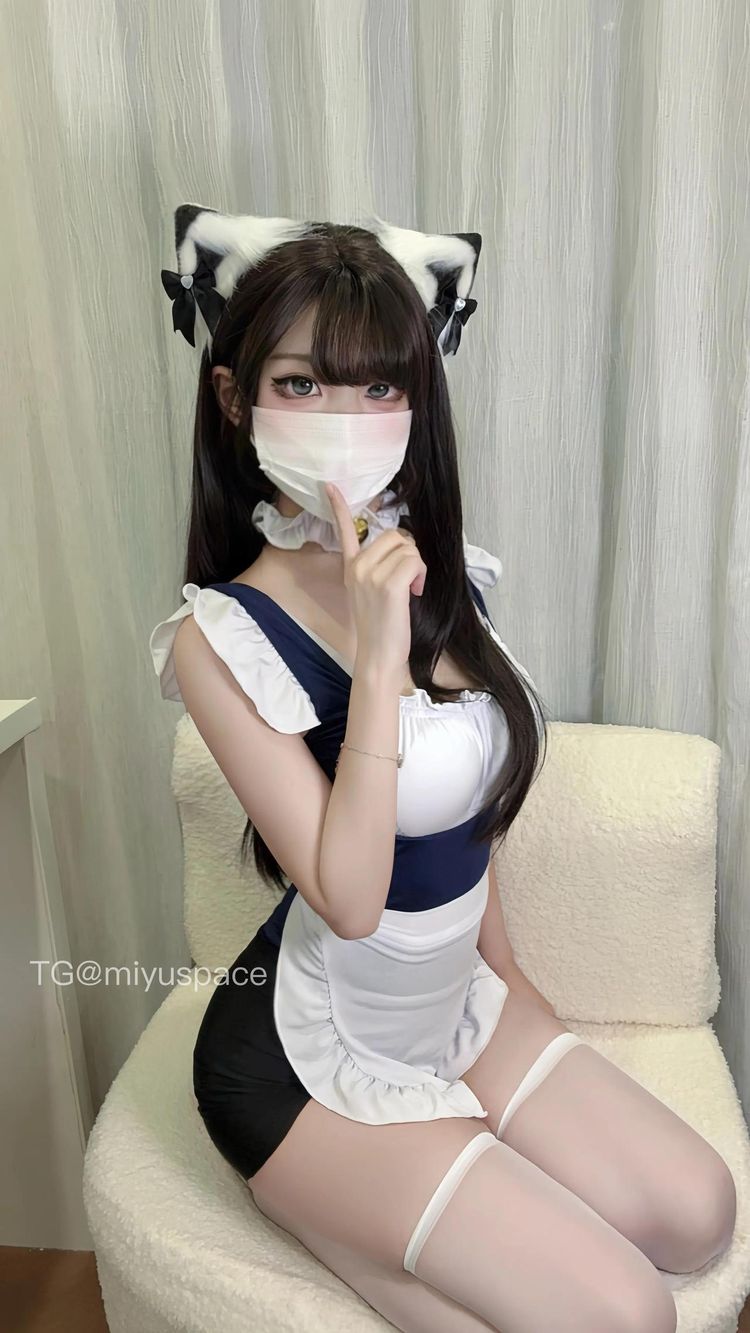 无语小腻 | 2026-05-12照片 | 黄菊枝头生晓寒
